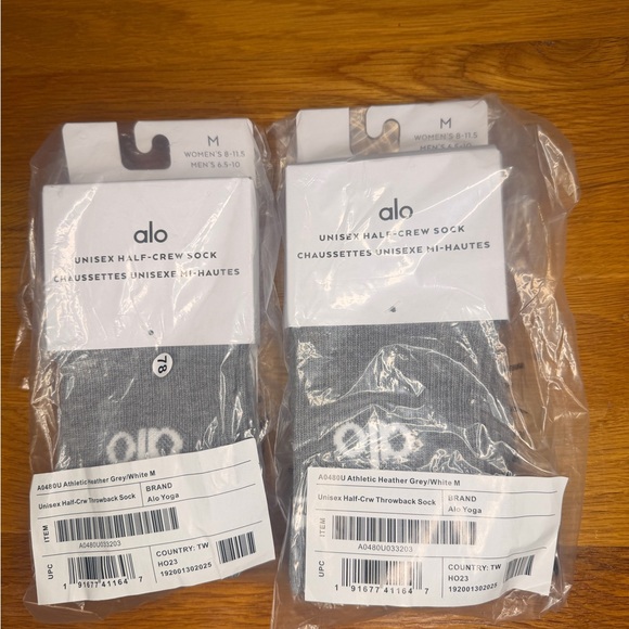 ALO Yoga Accessories - Alo Yoga Socks 2 Pair Medium Gray White Half Crew Athletic NWT
